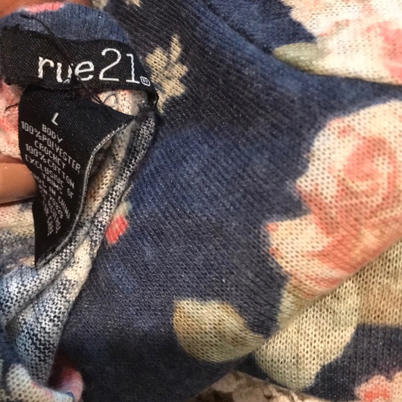 Crop top - Picture 5 of 5